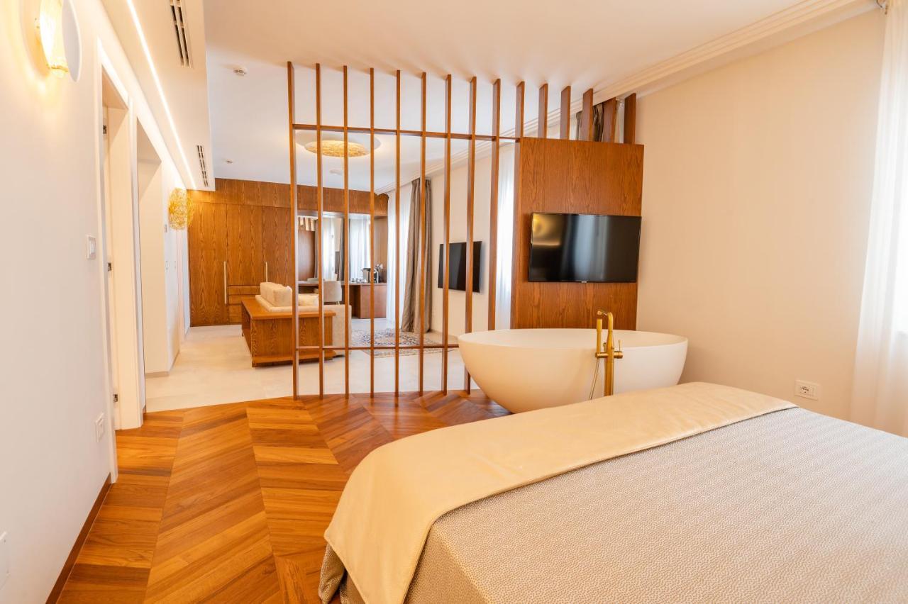 Suite,1260355348:JPEG